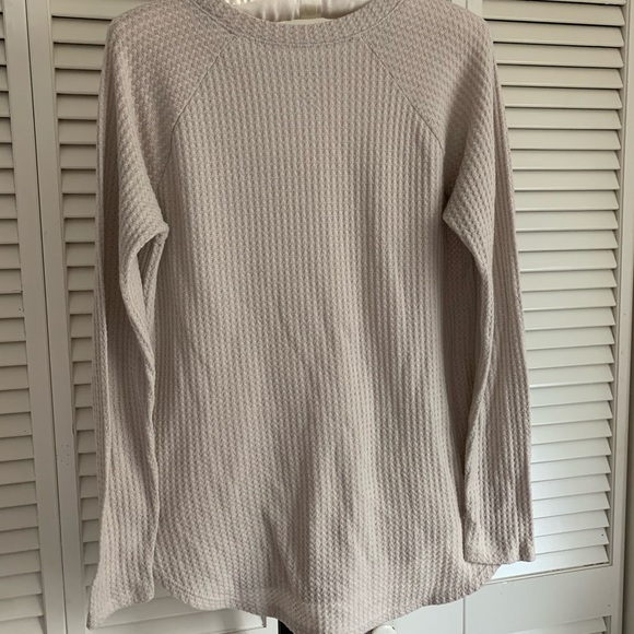 American Eagle Outfitter Plush Long Sleeve Top - Picture 2 of 3